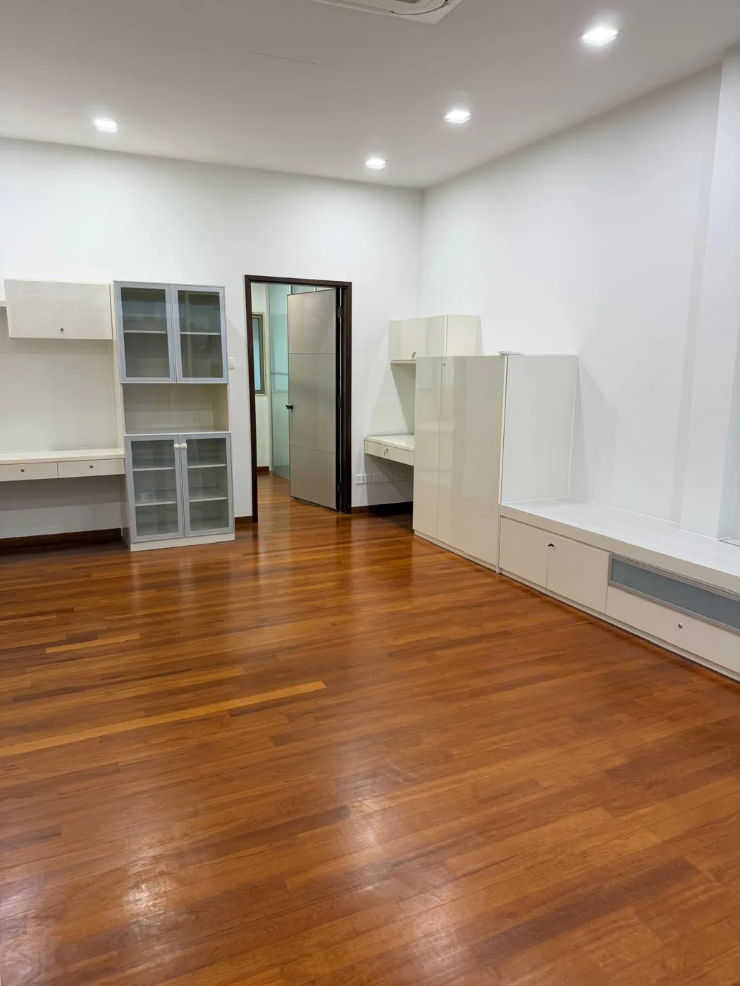 Bedroom with timber flooring and built-in cabinets, Lentor Terrace landed house